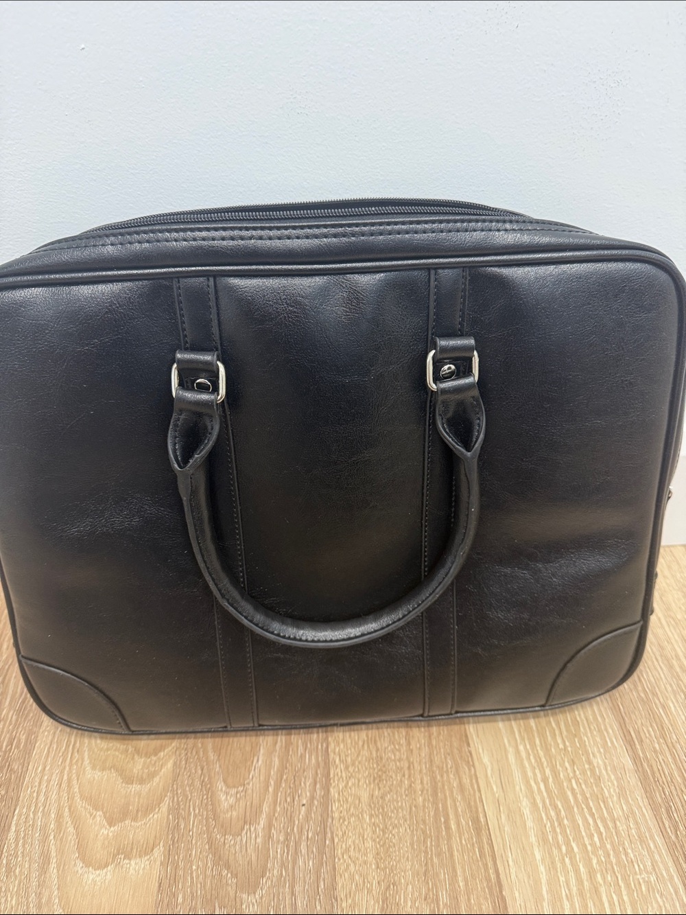 Bugatti Black Leather Laptop Briefcase with Top Handles - Picture 2 of 5